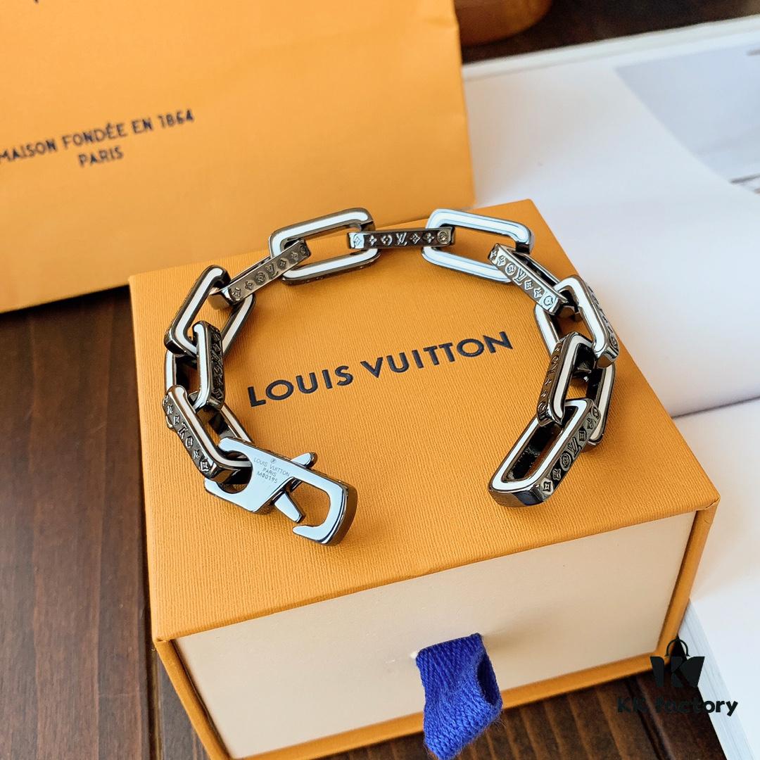 LV Latest Louis Vuitton Men's 316 Stainless Steel Bracelet, Tricolor: Iridescent + Silver, Full Metal Construction, Exquisitely Crafted
