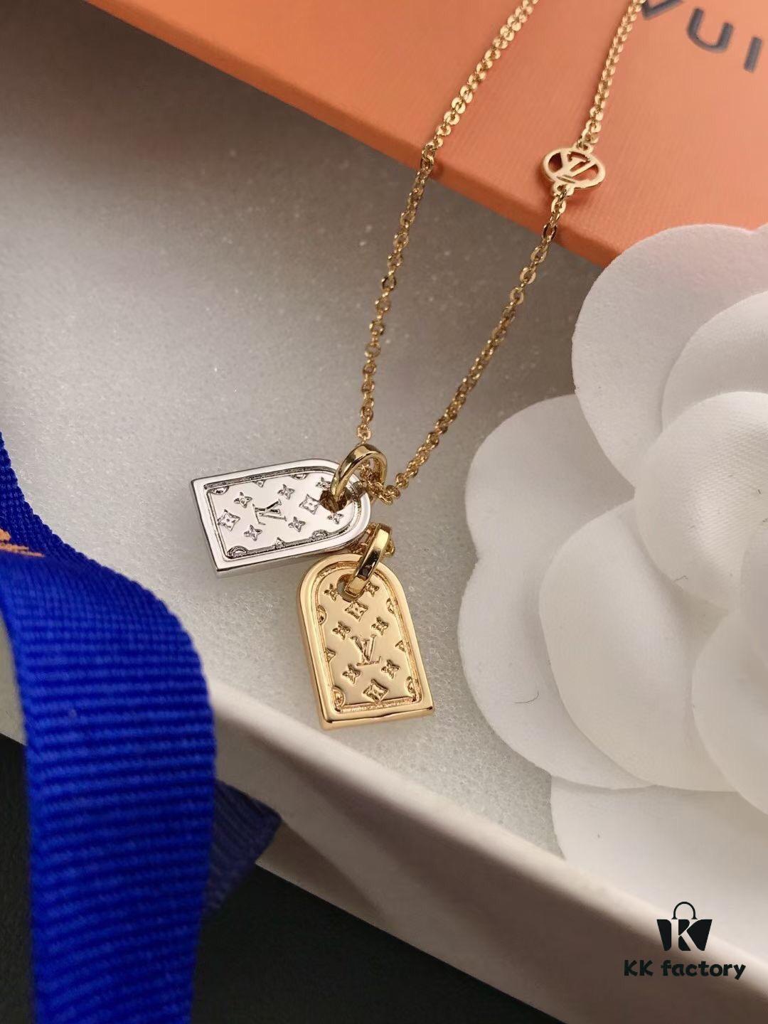 LV Nanogram Pendant Necklace, Recommended by Influencers! Two-Tone Mini Pendant with Beaded Chain, Featuring LV Logo and Monogram Pattern, Asymmetric Layered Design, Elegant and Stylish, Reversible Wear, Perfect as a Necklace or Collarbone Chain, Ideal for Layering