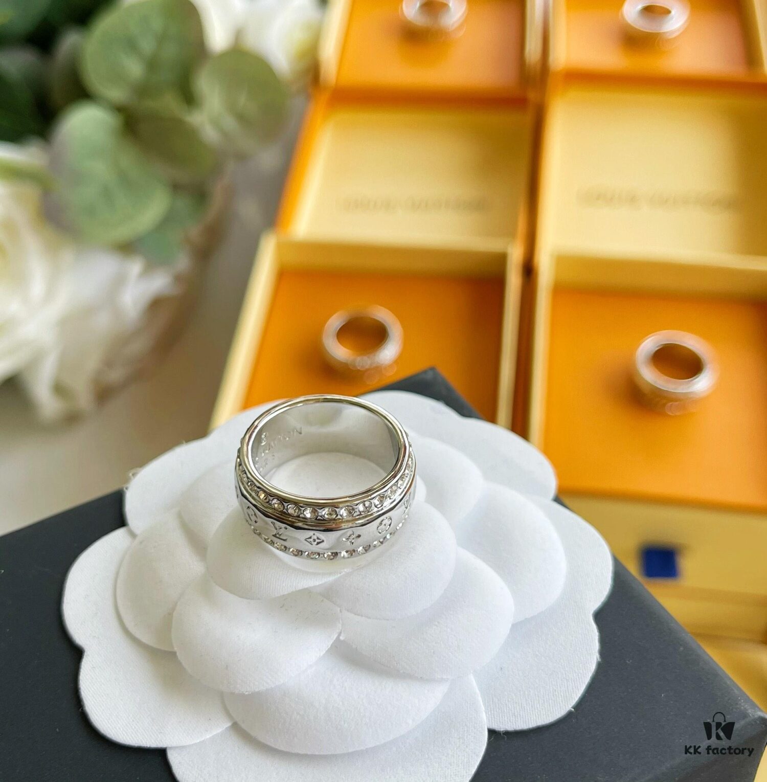 Louis Vuitton Couple's LV Ring, Unique Retro-Futuristic Design, Must-Have for Fashion-Forward Women