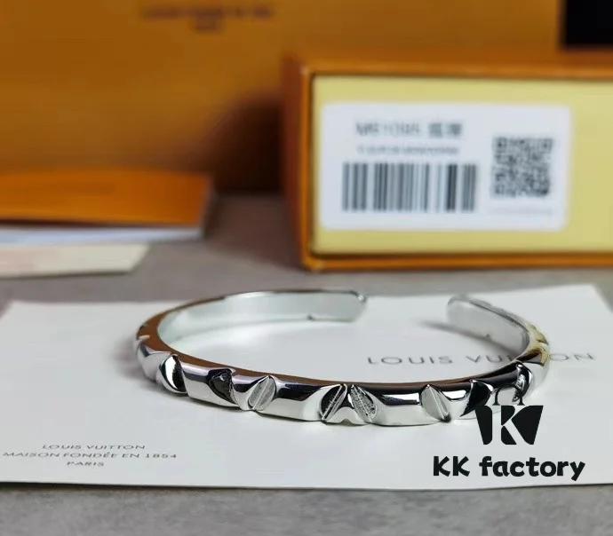 New LV Louis Vuitton Volt Jewelry Collection, Unisex Bracelet Designed by Former Tiffany Designer, Titanium Steel Craftsmanship, In Stock