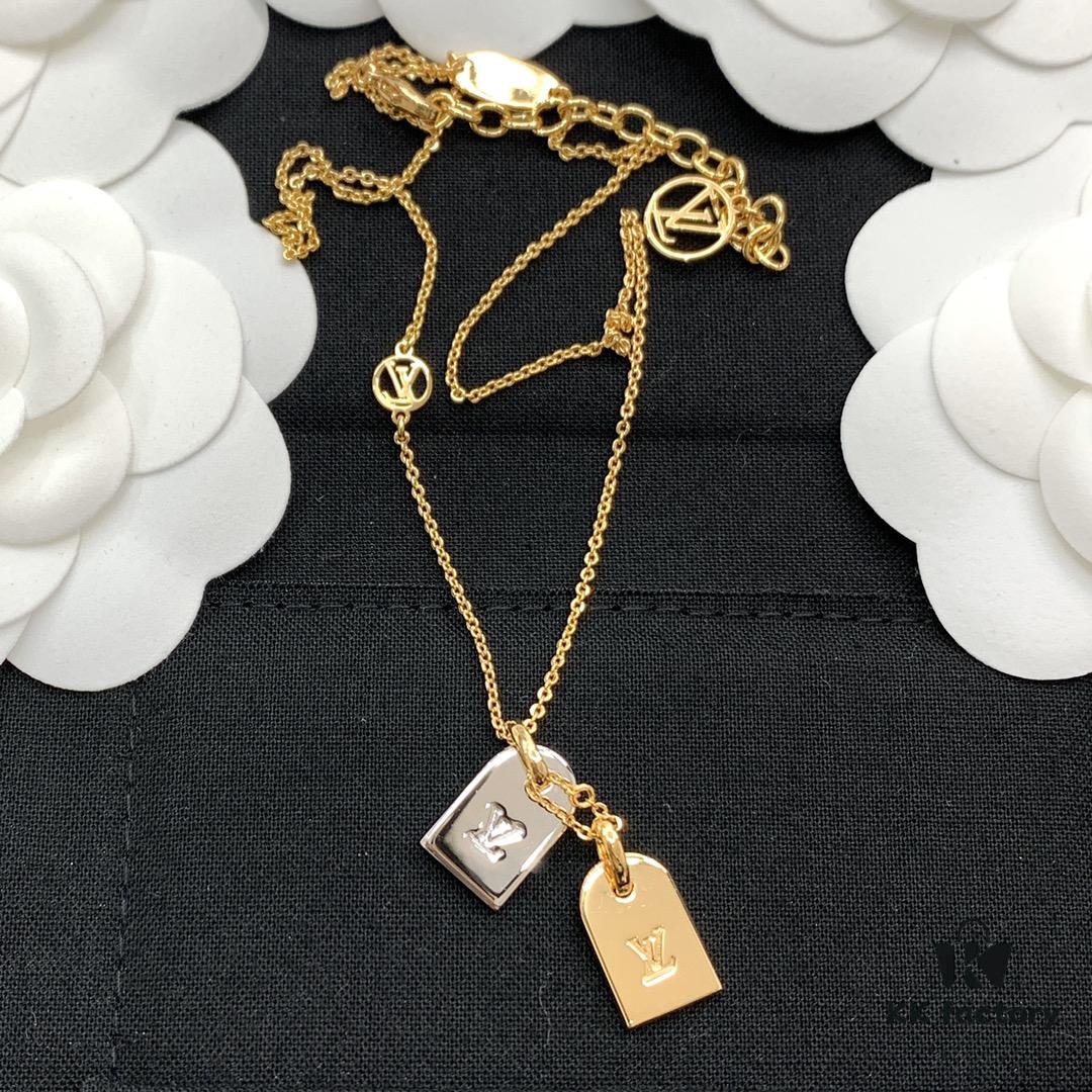 Z, OMG, Absolutely Gorgeous, LV's Most Beautiful Necklace, Stunning Look When Worn, Breathtakingly Beautiful, Examine the Detail Photos Carefully, Our Mass Production Is Unmatched in the Entire Market, Every Detail Matches ZP Exactly, 18K Gold Plated Brass Like ZP, Electroplated with a Full 5 Layers of Thick Gold for Maximum Color Retention