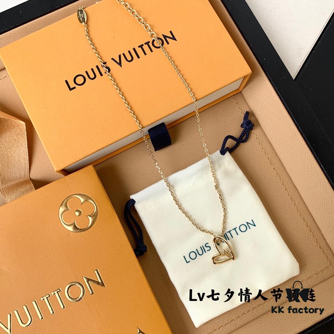 L Valentine's Day Heart Necklace