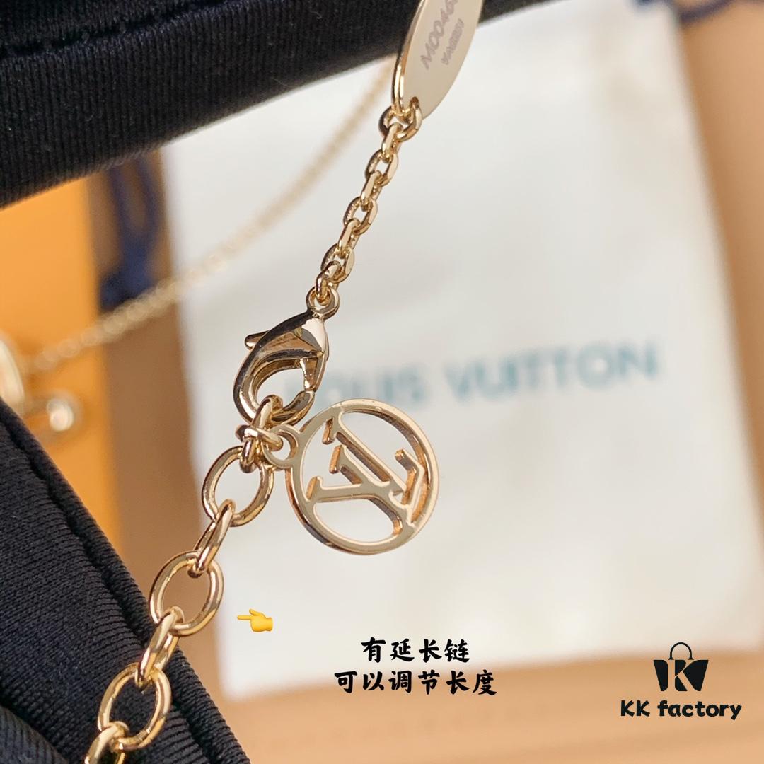 L Valentine's Day Heart Necklace