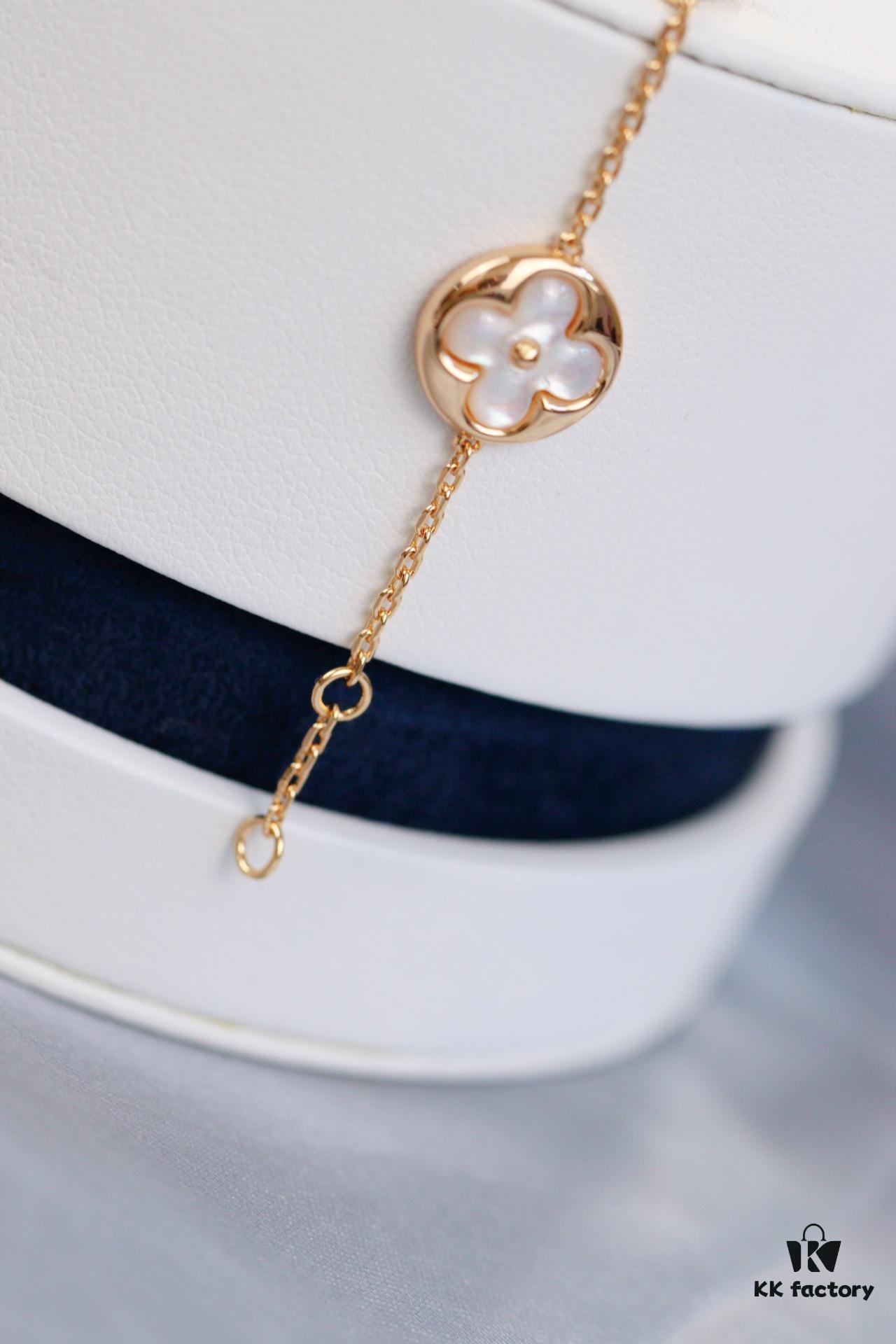 LV Louis Vuitton Five-Flower Bracelet in V Gold, Never Fades