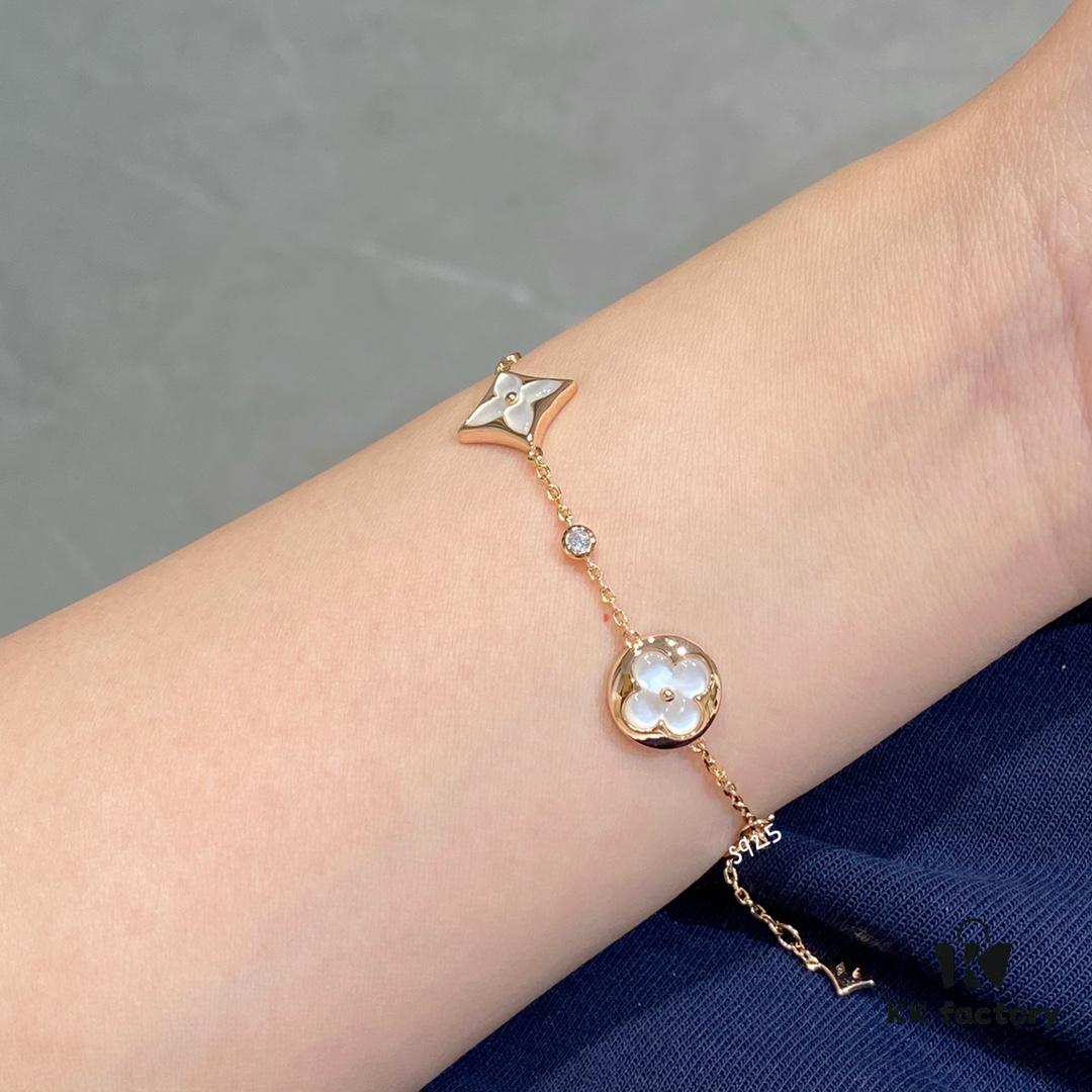 Four-flower bracelet, a fairy-like jewelry piece that's beautiful worn alone and doesn't require layering—economical and elegant!