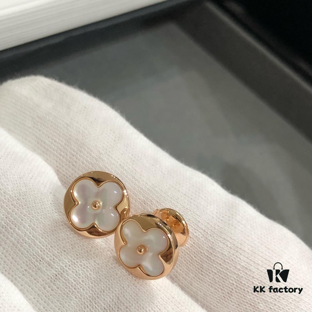 New Arrival, Classic LV Monogram AB Style Mother-of-Pearl Flower Earrings
