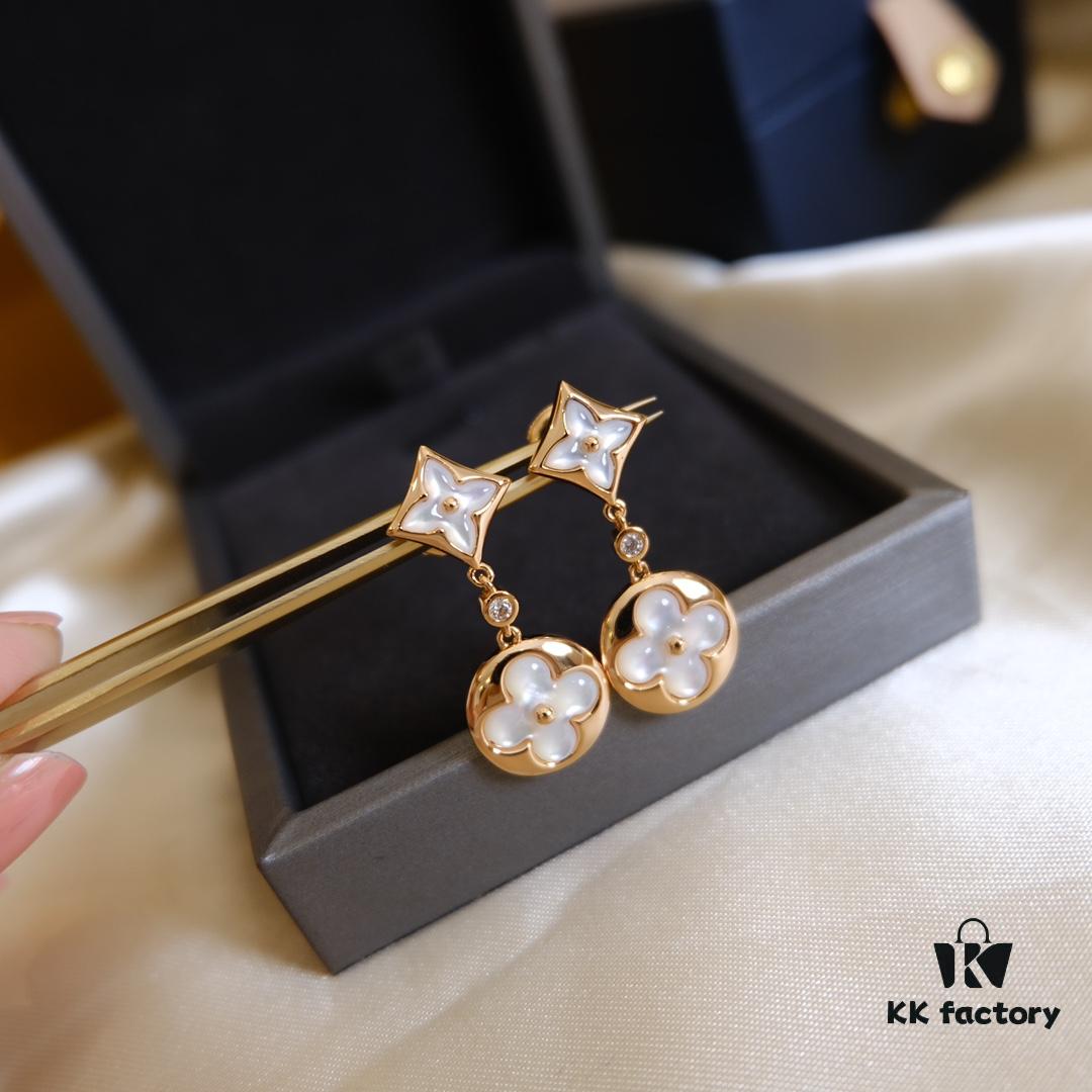 Our Design - Donkey House Rhombus Round White Mother of Pearl Stud Earrings