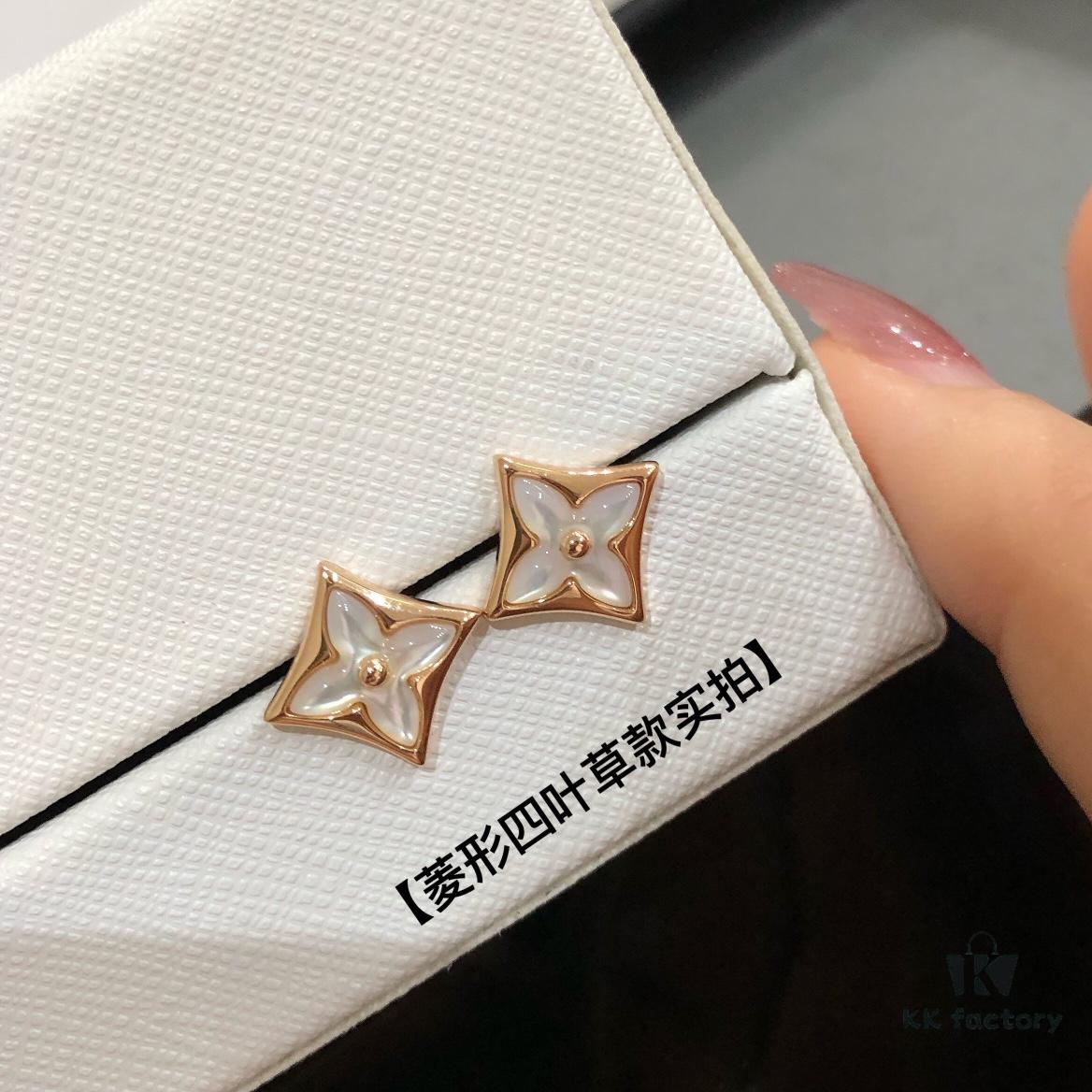 New Arrival, Classic LV Monogram AB Style Mother-of-Pearl Stud Earrings