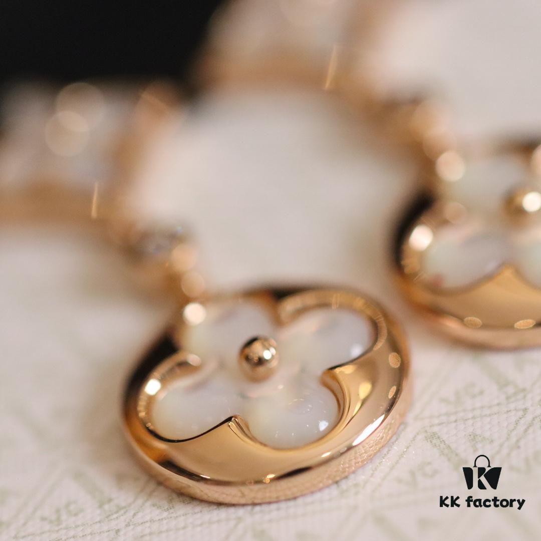 Our Design - Donkey House Rhombus Round White Mother of Pearl Stud Earrings