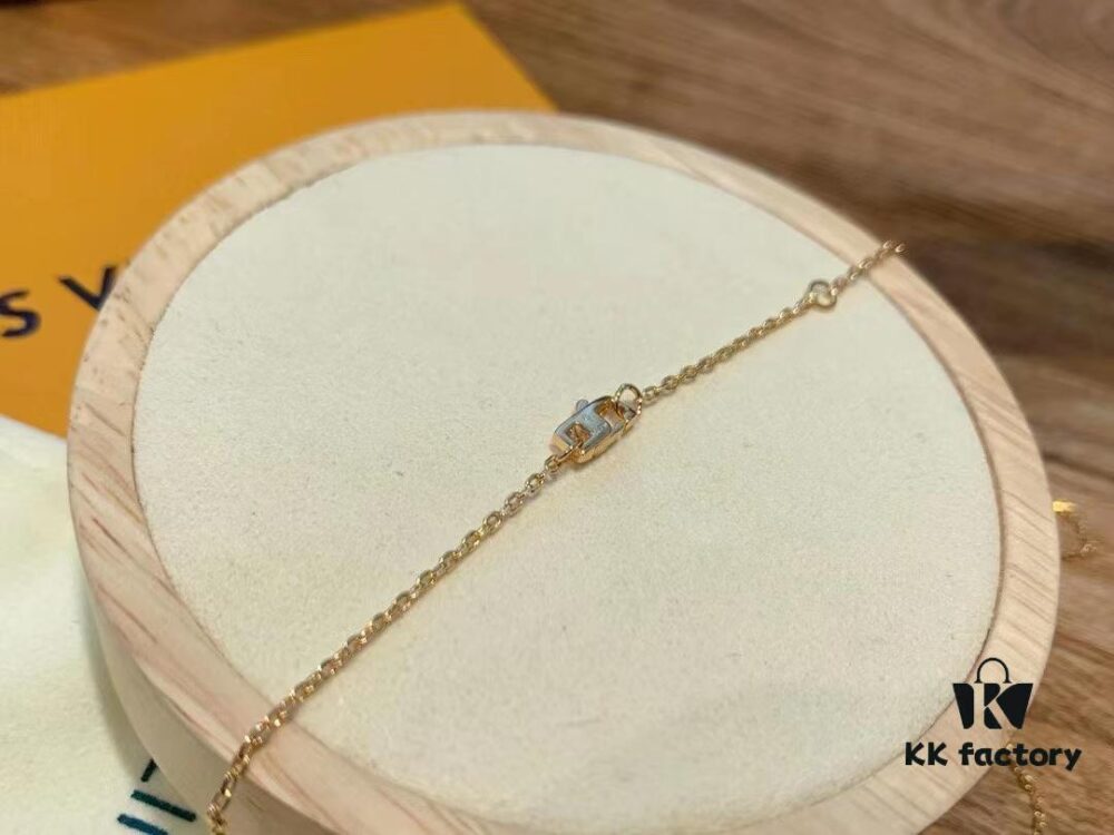 LV Lobster Clasp with Unique Design