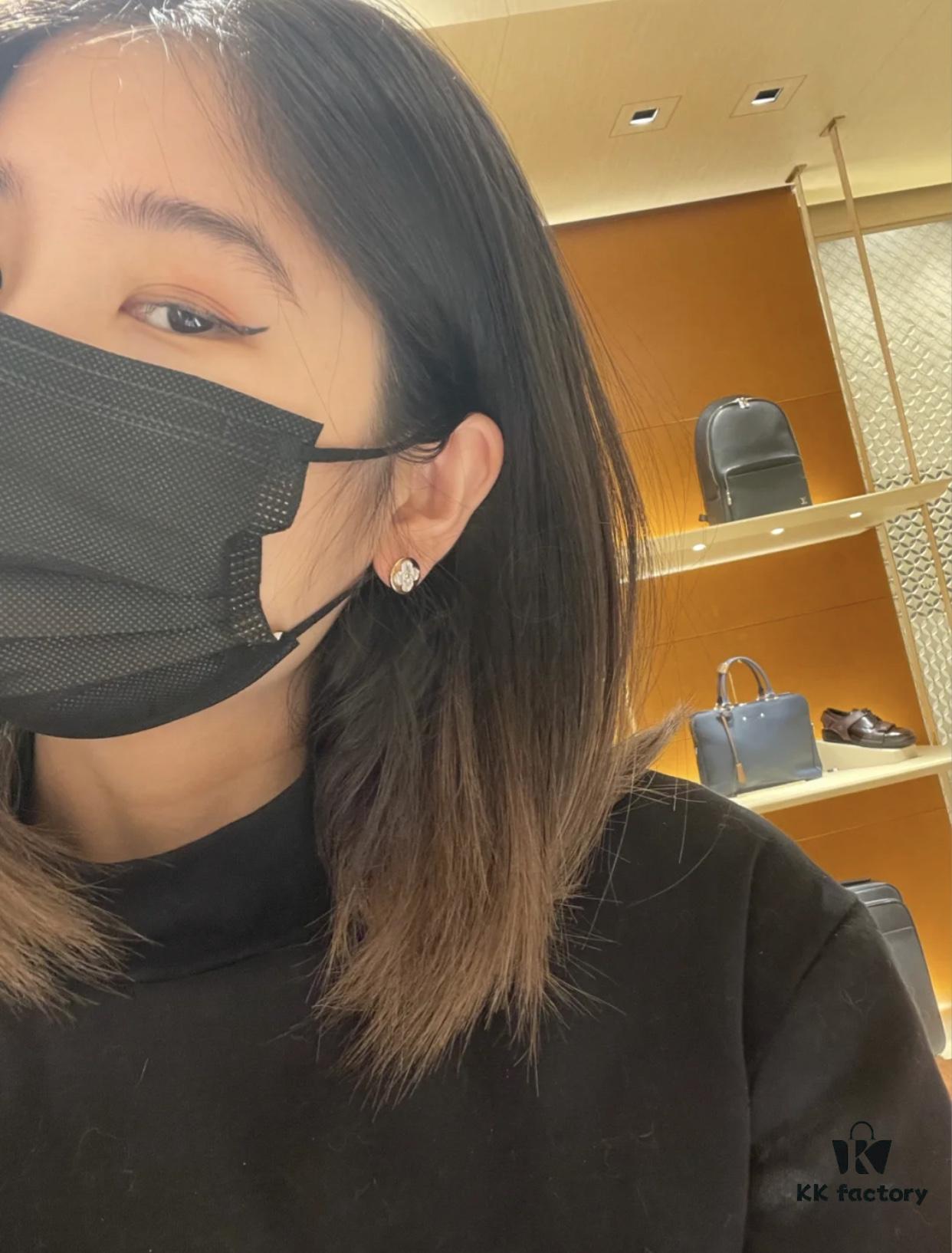 LV Monogram Look, Eye-Catching and Exquisitely Crafted