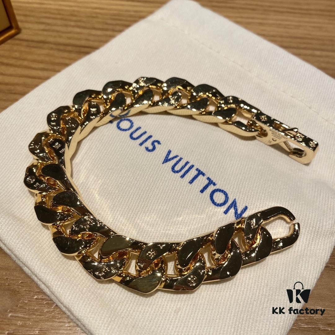 LV Gold Bracelet 🔥 Featuring Multiple Craftsmanship Techniques, the Rarest Release – Stunning on Wrist ✨✨ M68259 Chain Links Patches