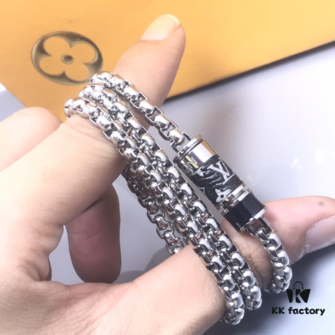 LV Necklace New Style Perfume Bottle Pendant Necklace, Can Be Worn as a Bracelet, Length: 50cm, 55cm