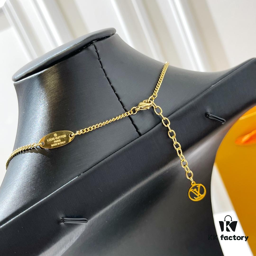 ❗️Qixi Limited Edition❗️ Louis Vuitton LV Letter Heart ❤ Necklace and Earrings