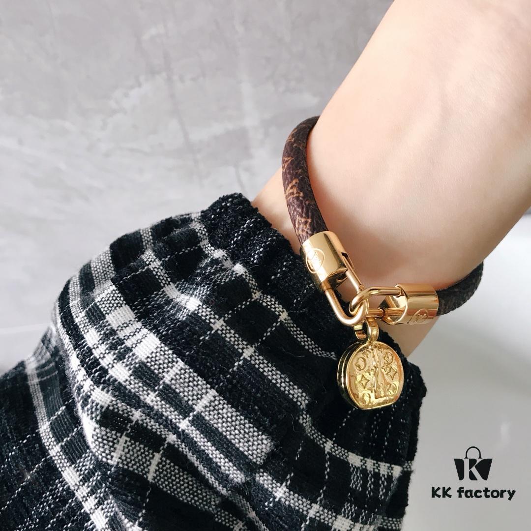 LV Leather Cord Bracelet! Must-Have Style!