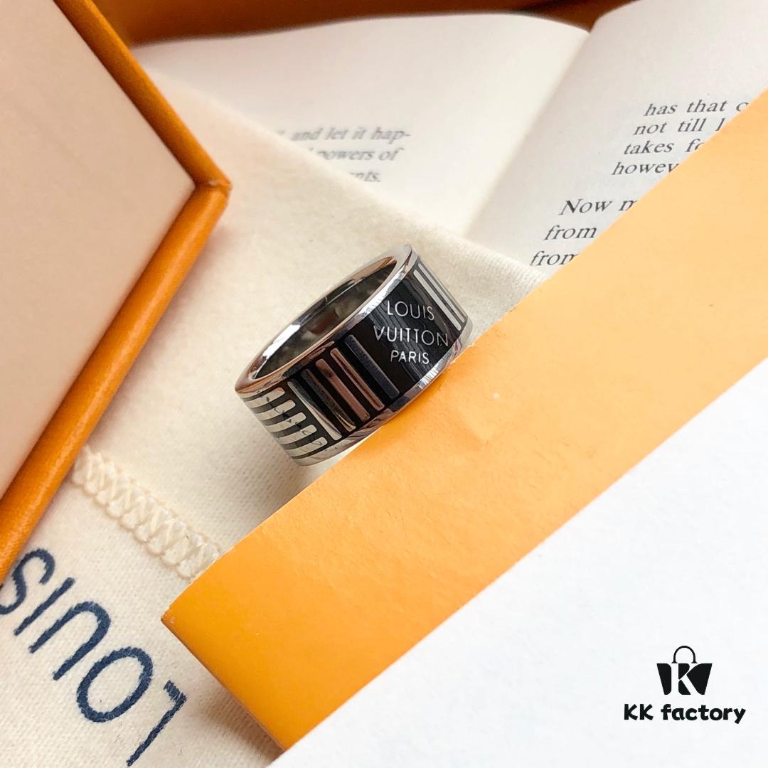 Exclusive In-Stock! LV Enamel Love Series Ring – Ideal Valentine's Gift, Couple's Design, Sleek and Elegant, 316 Stainless Steel, Precision Craftsmanship with Louis Vuitton Stamp