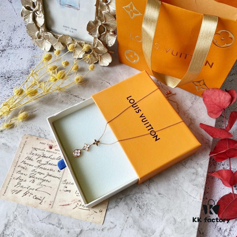 LV Round White Mother-of-Pearl Three Flower Necklace in 925 Sterling Silver with 18K Rose Gold Plating