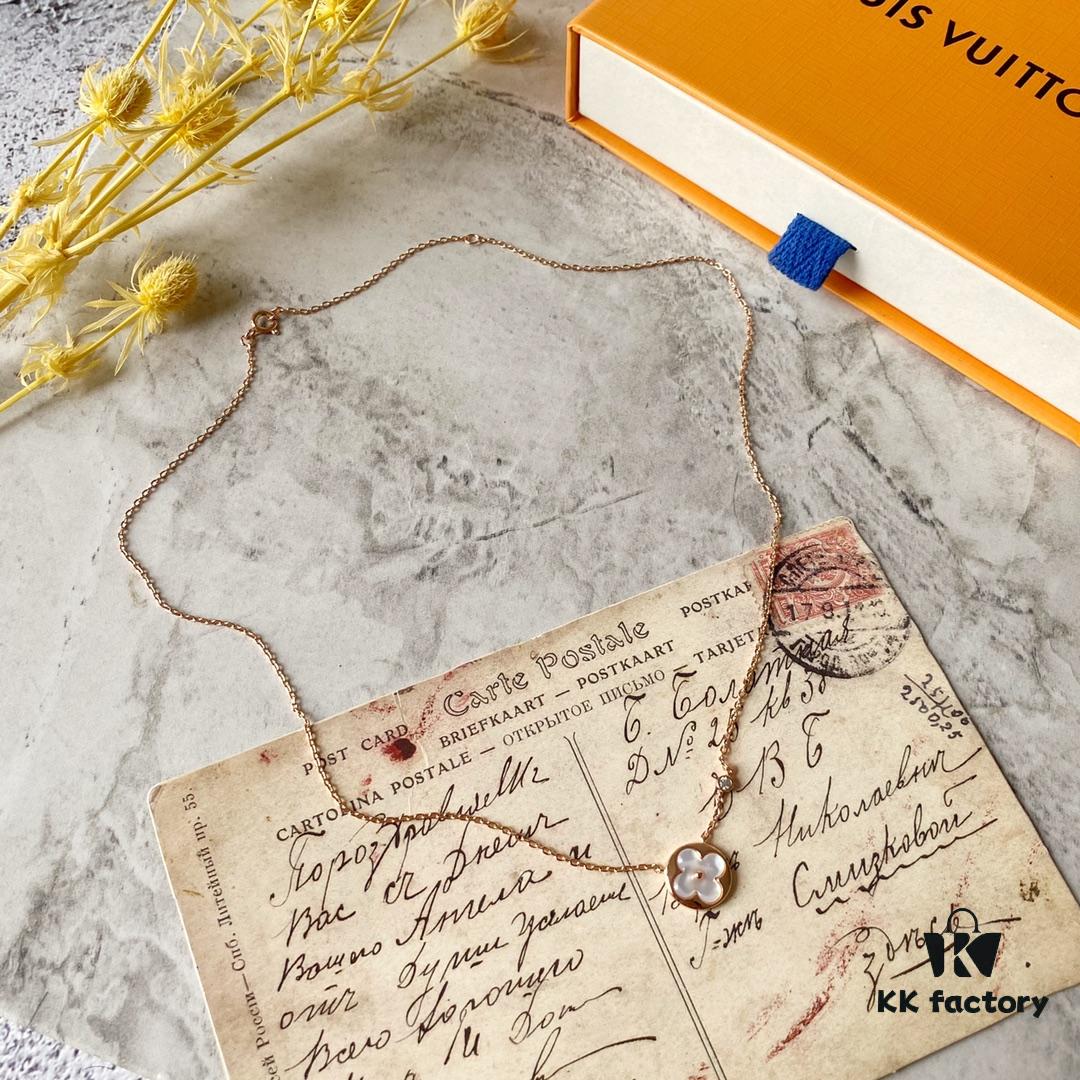 LV Round White Mother-of-Pearl Necklace with 18K Rose Gold Plating and Swarovski Crystal Accents