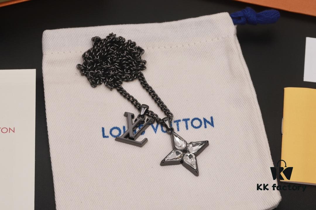 New Arrival Louis Vuitton Flower Cut Necklace