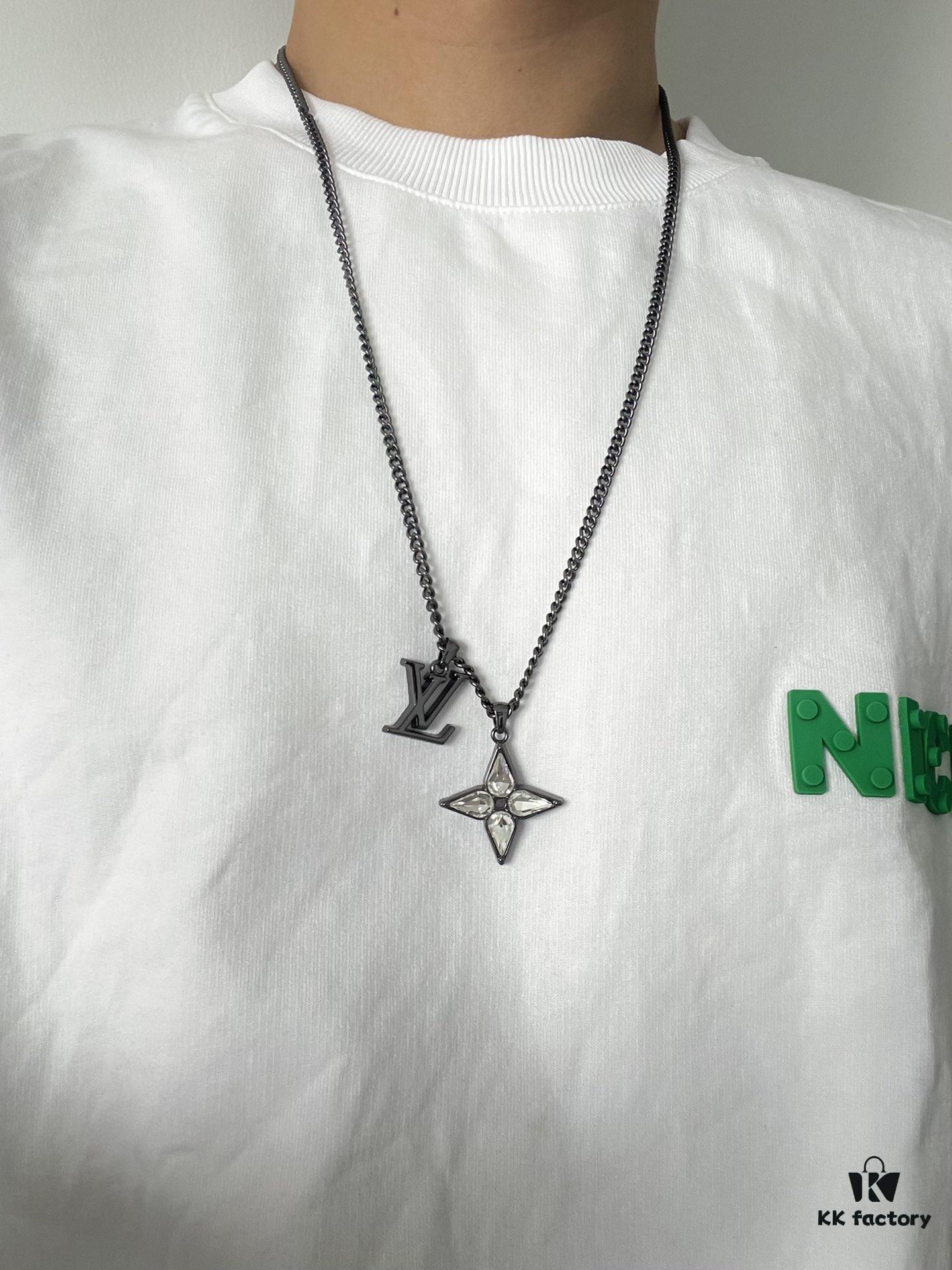 New Arrival Louis Vuitton Flower Cut Necklace