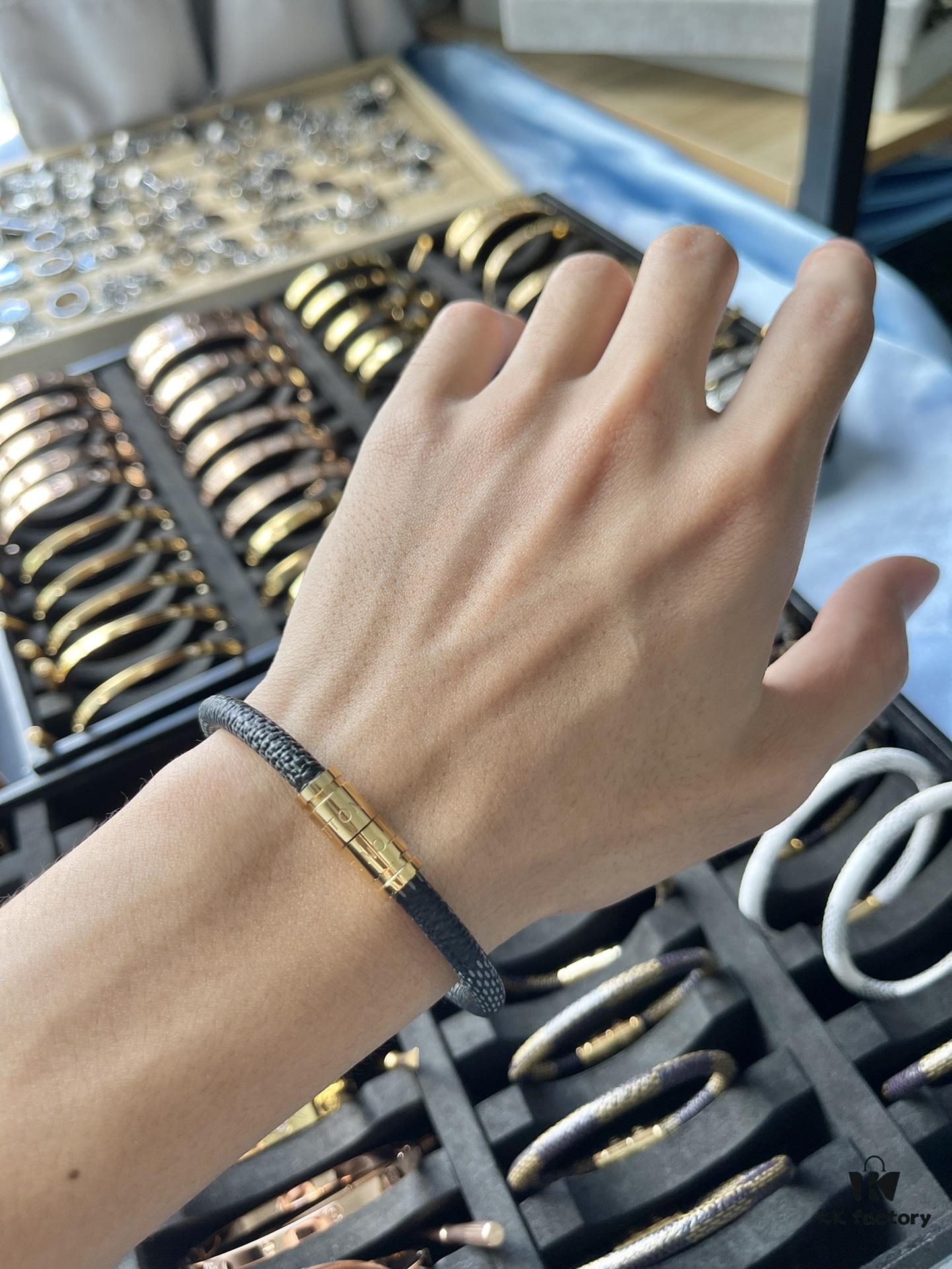 LV Magnets Bracelet in Gray