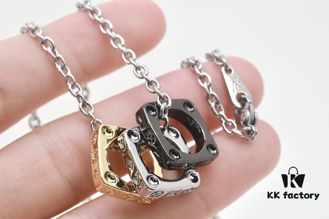 New Arrival Louis Vuitton Monogram Bold Necklace