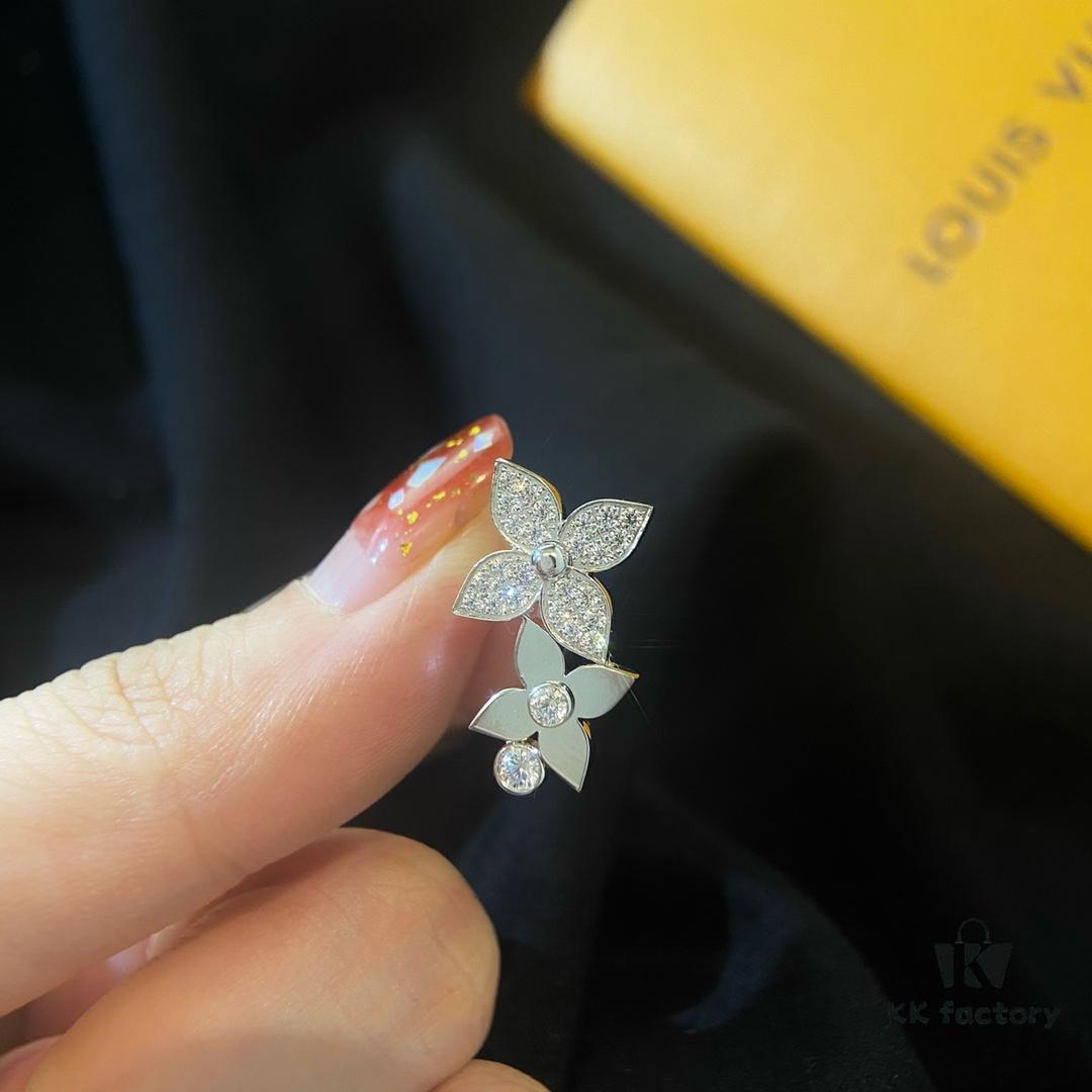 Hand-set Diamond CNC High Version Dogwood Flower Stud Earrings