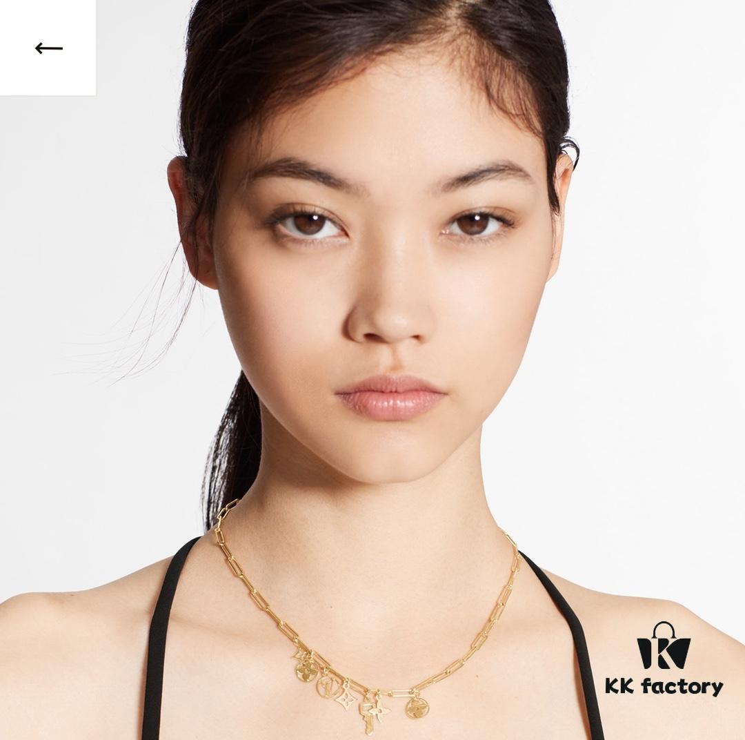 👑LV Louis Vuitton Fall/Winter 2021 Fashion Chunky Chain Multi-Floral Necklace, New Arrival, Stylish Combination with LV Signature Elements, Official Website Selected Design Featuring Brilliant Faceted Craftsmanship for a Lustrous, Eye-Catching Shine from Every Angle, Elegant and Highly Recognizable with Minimalist Design