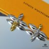 Lousiette Stud Earrings Subtly Presenting the Quiet Bloom of Monogram Flowers