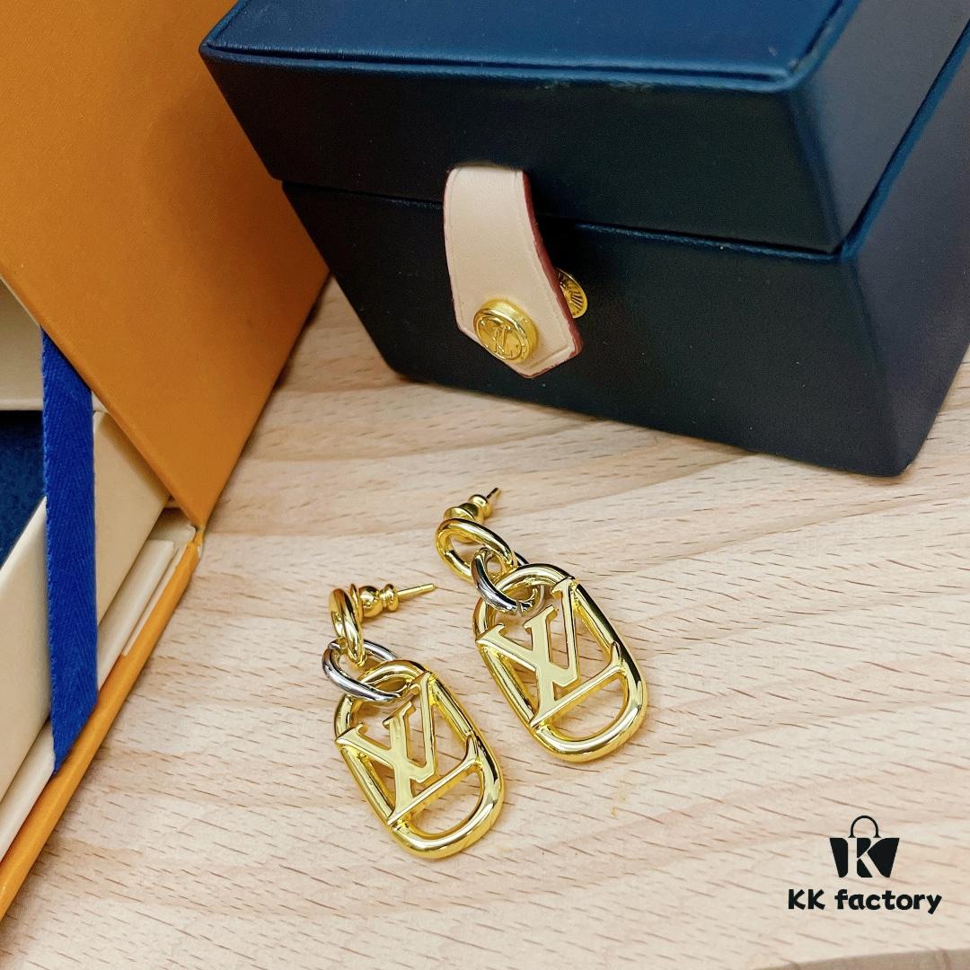 LV 2022 New Arrival Gold and Silver Dual-Tone Letter Earrings Louis Vuitton Luxury Custom Heavy Gold Plating One-to-One Craftsmanship