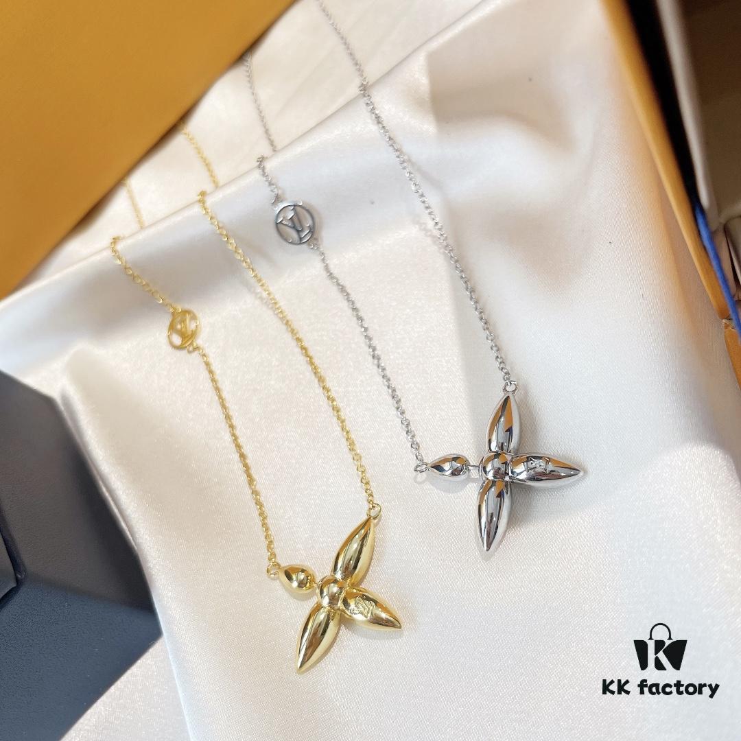 LV Louis Vuitton 2021 Bestseller ZP Out of Stock Smooth Flawless Series Pea Cross Necklace Vintage Super Stylish Look