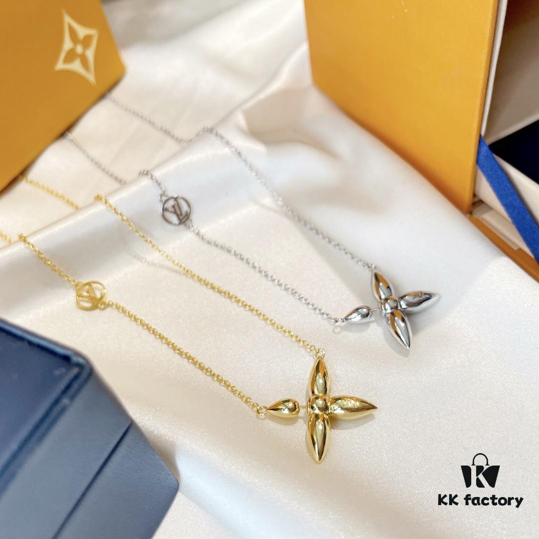 LV Louis Vuitton 2021 Bestseller ZP Out of Stock Smooth Flawless Series Pea Cross Necklace Vintage Super Stylish Look