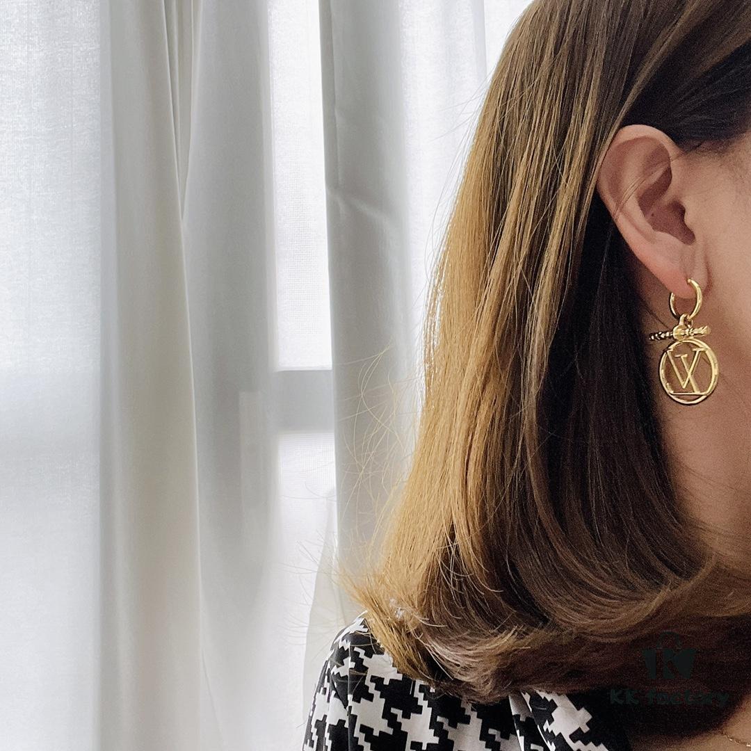 Lv Louis Vuitton 2022 Spring-Summer New Arrival Retro LV Letter OT Earrings