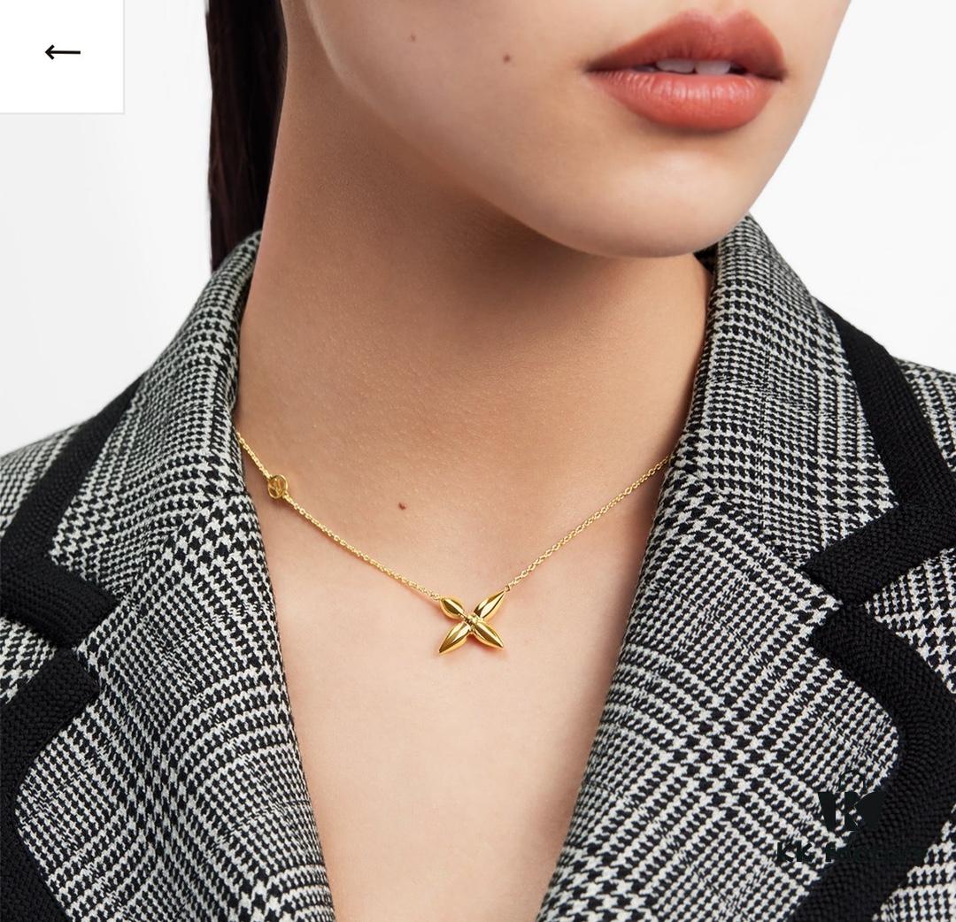 LV Louis Vuitton 2021 Bestseller ZP Out of Stock Smooth Flawless Series Pea Cross Necklace Vintage Super Stylish Look