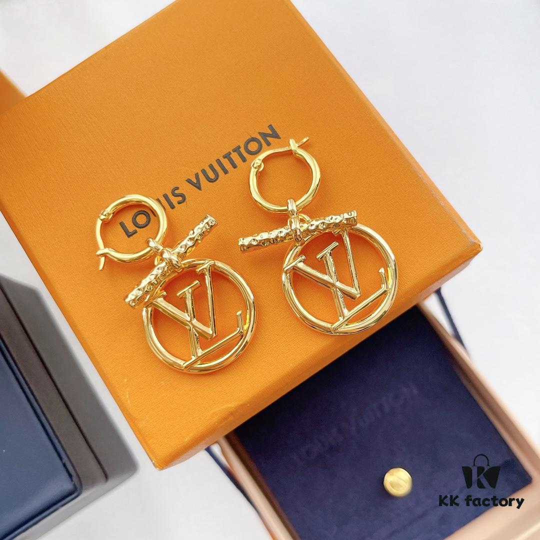Lv Louis Vuitton 2022 Spring-Summer New Arrival Retro LV Letter OT Earrings