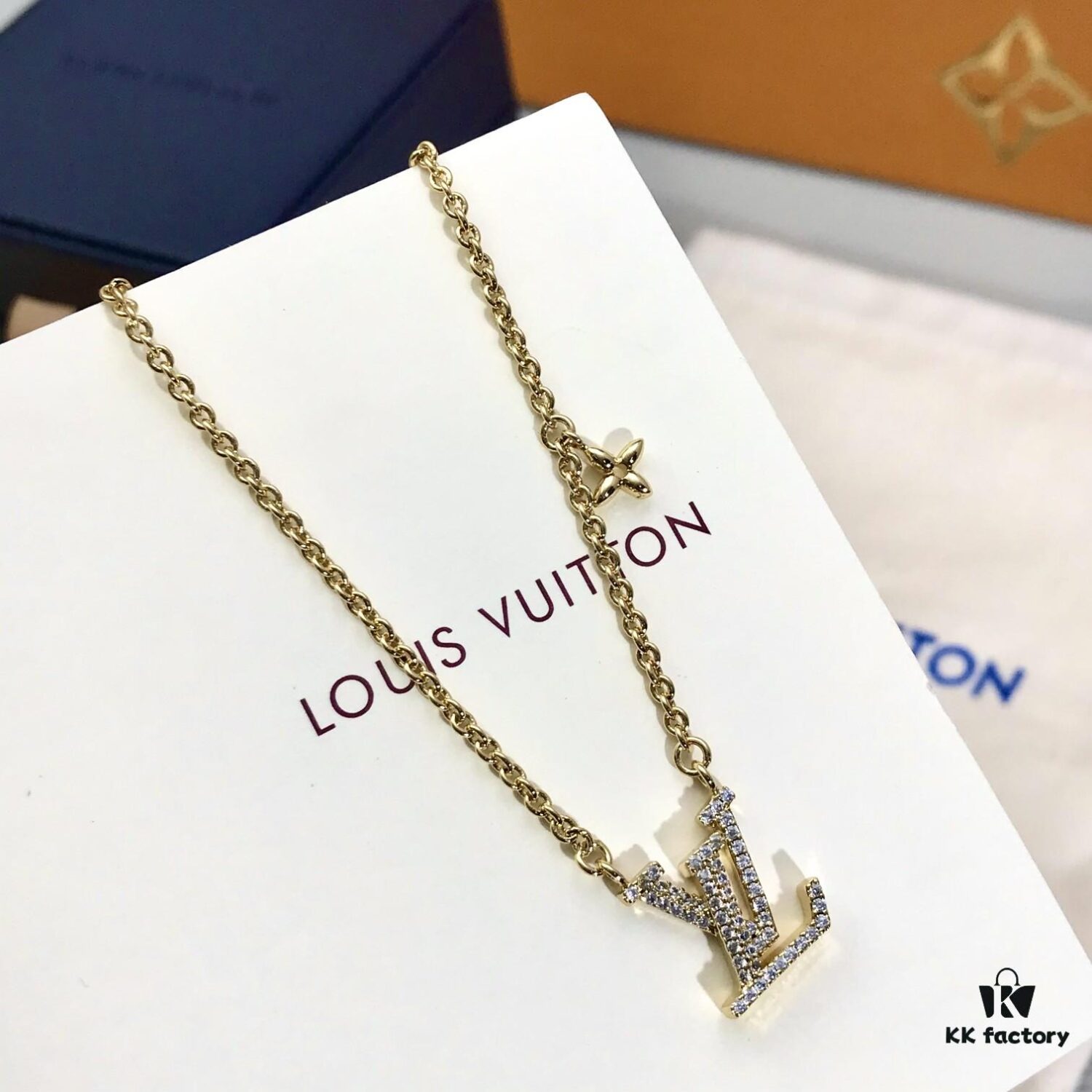 A Simple and Classic Logo Design! Must-Have Item!