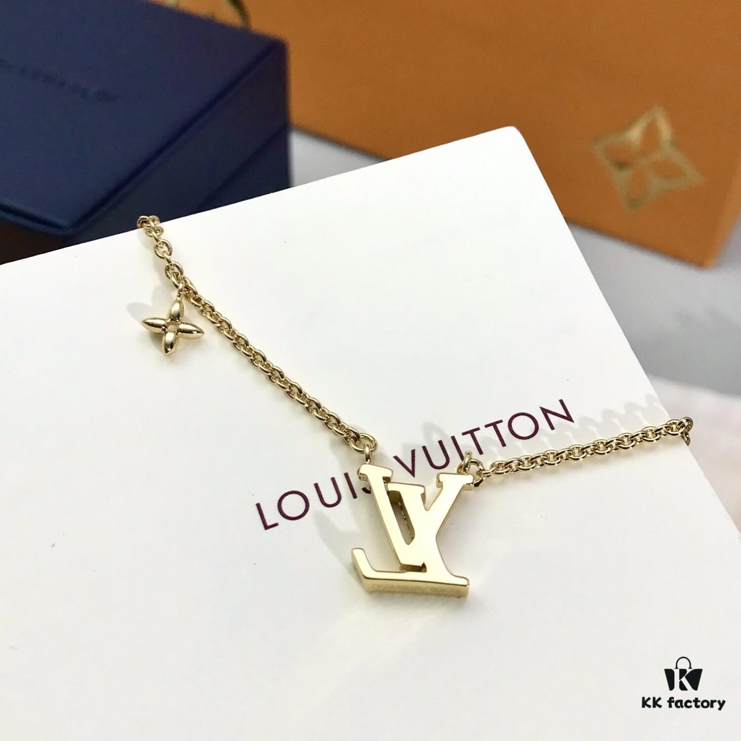 A Simple and Classic Logo Design! Must-Have Item!