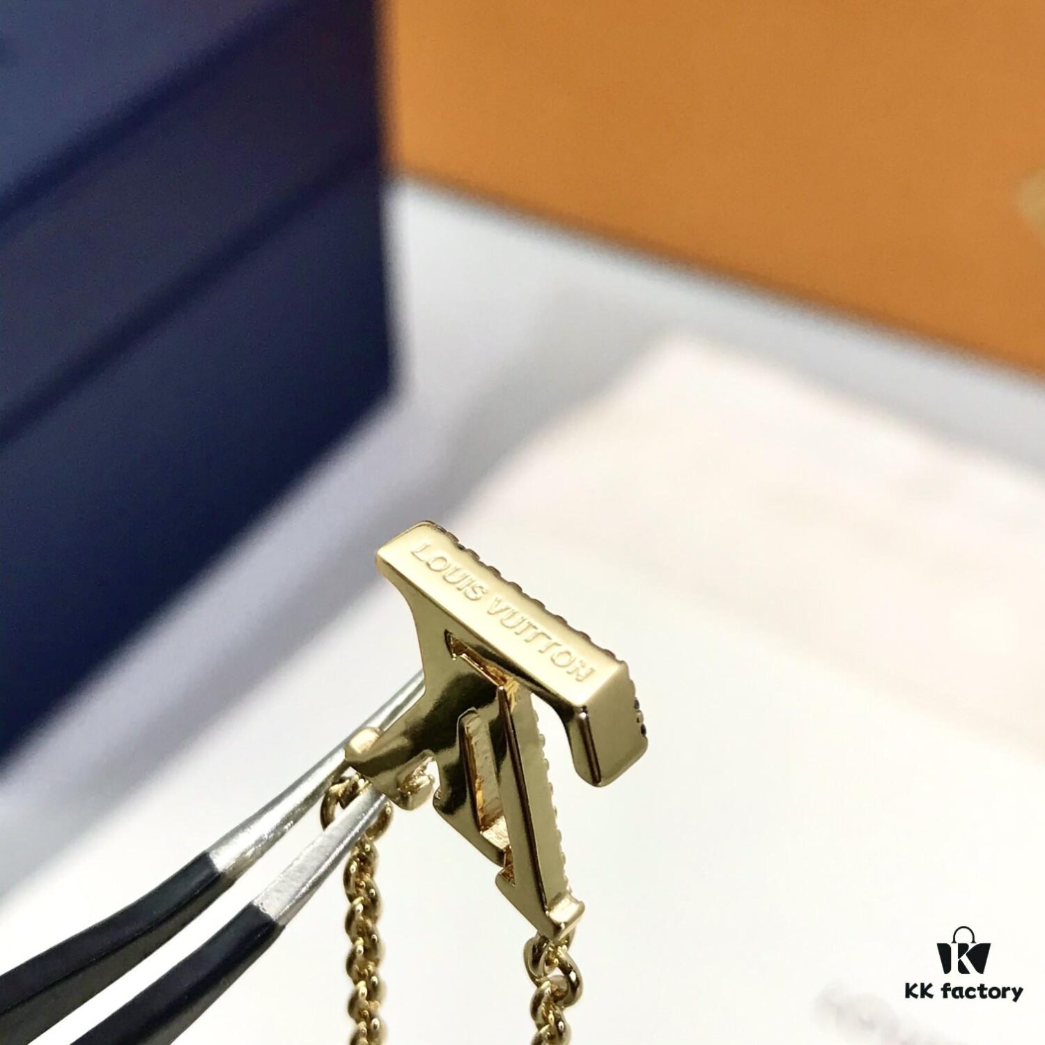 A Simple and Classic Logo Design! Must-Have Item!