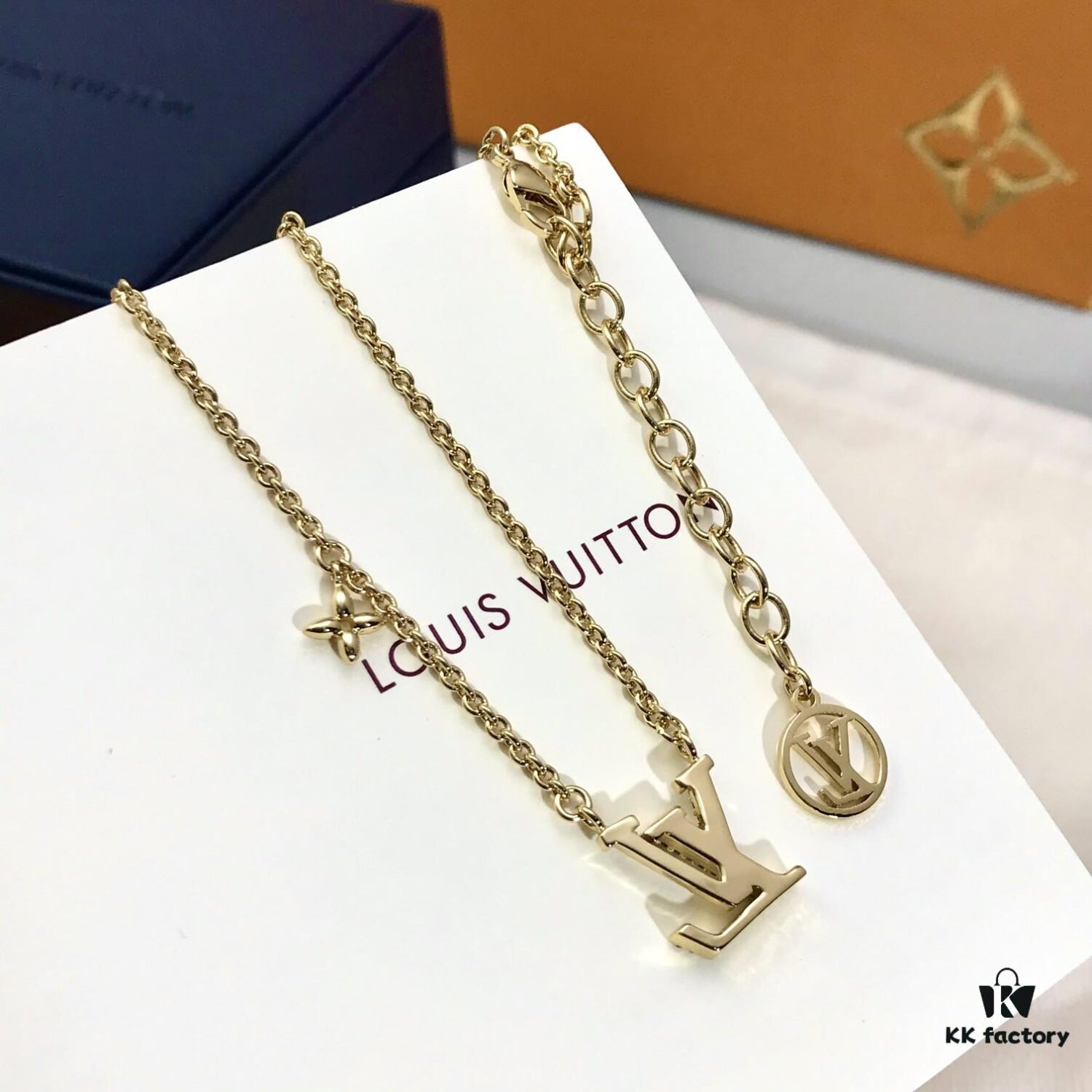 A Simple and Classic Logo Design! Must-Have Item!