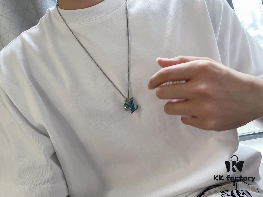 Louis Vuitton Aquatics Enamel Starfish and Turtle Necklace