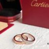 【Top-tier Purchasing】👑Cartier Single Diamond Letter Ring, Ultra-precise Craftsmanship, Exclusive Customization, Premium Wide Version, CNC Engraving, Selected German Imported S925 Sterling Silver with Thick Gold Plating, Available in Rose Gold and Platinum
