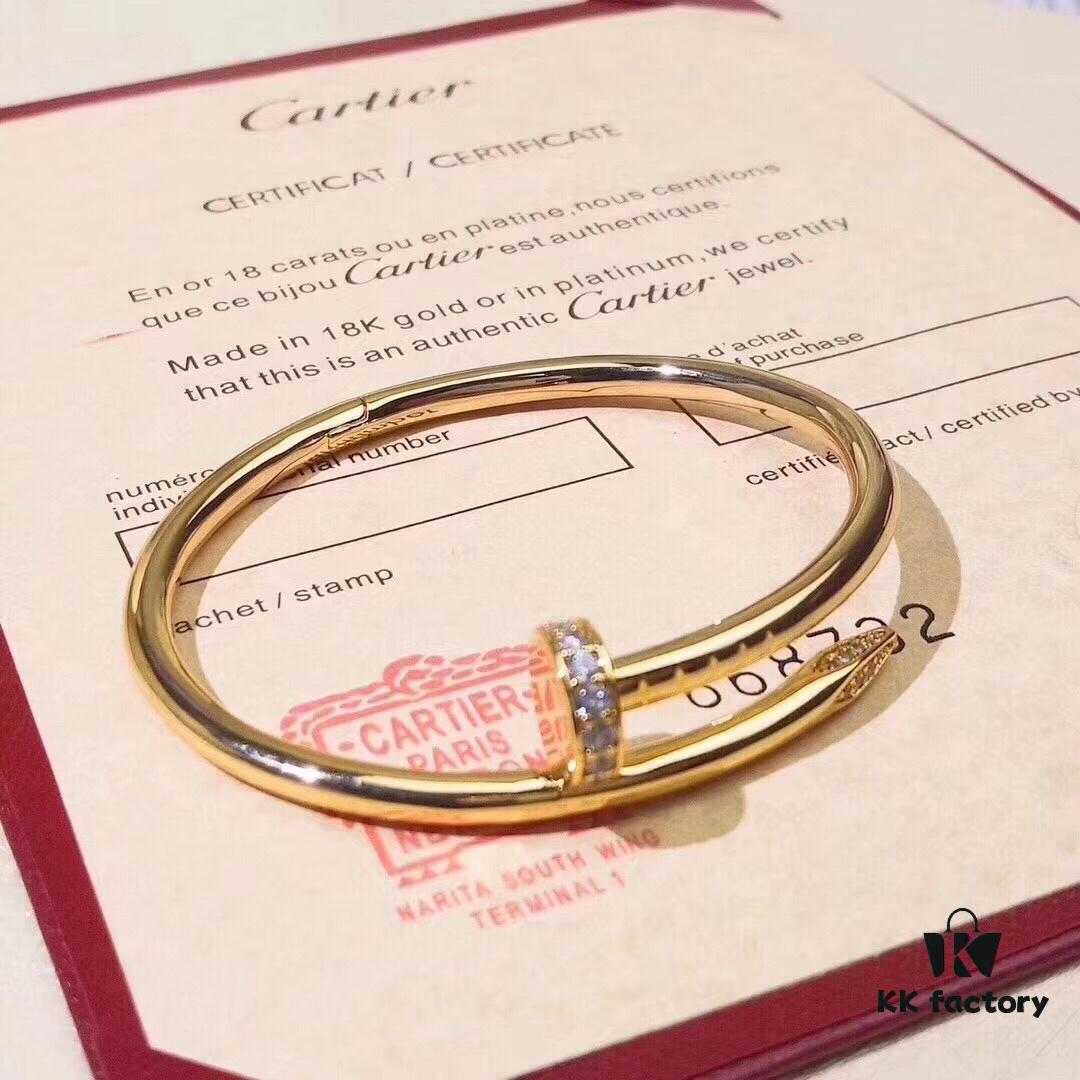 Cartier Cartier Nails Bracelet, Simple and Individual, Without Excessive Decoration, With the Iconic Nail Design That Expresses Confidence and Independent Spirit, Highlighting Personal Uniqueness! Distinctive Lines Combine Modernity and Bold Creativity! The Rose Gold Color Is Very Versatile and Can Be Paired with Other Bracelets or Bangles for a Stylish and Capable Look!