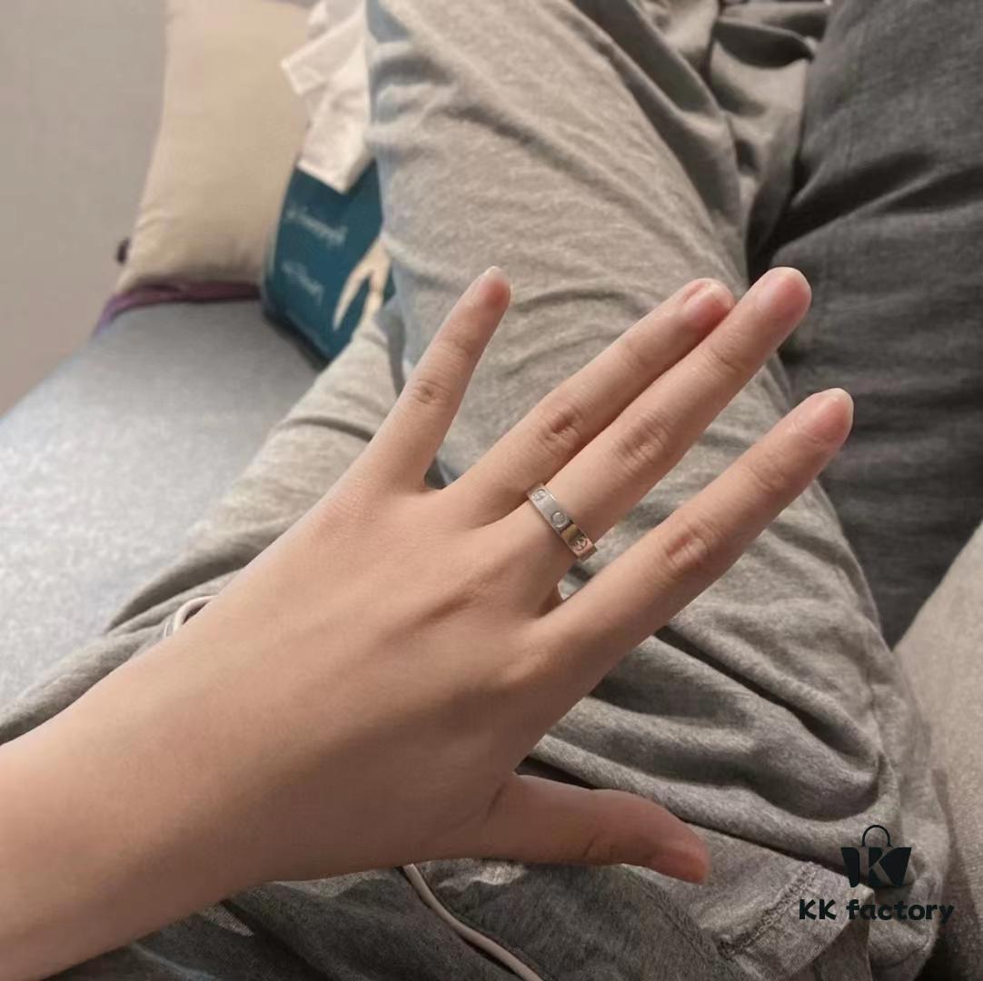 Cartier Screw Ring with Three Diamonds, CMC Craftsmanship, Simple and Stylish, Timeless Classic Design