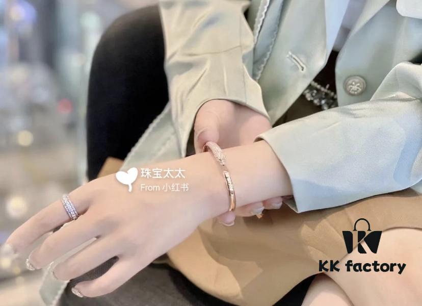 New Arrival V Gold Plated with Mimi Gold CNC Hand-Set Diamond Cartier Style Slim Half-Pave Panther Bracelet, Size 16.17