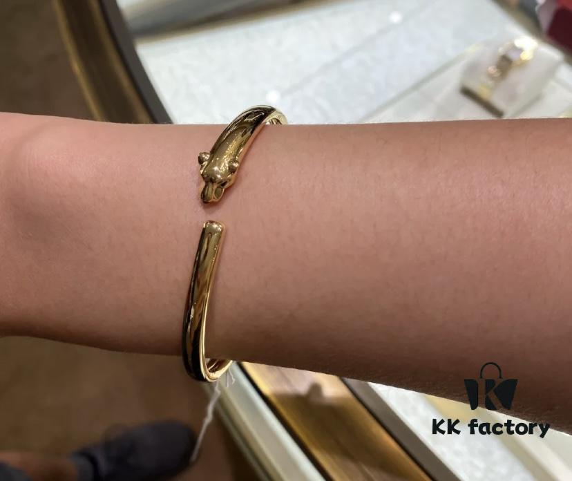 New Arrival V Gold Plated 18K Mimetic Gold CNC Hand-Set Diamond Cartier Thin Smooth Leopard Bangle, Ultra Thick and Imposing Leopard Design, Unisex Couple Bracelet