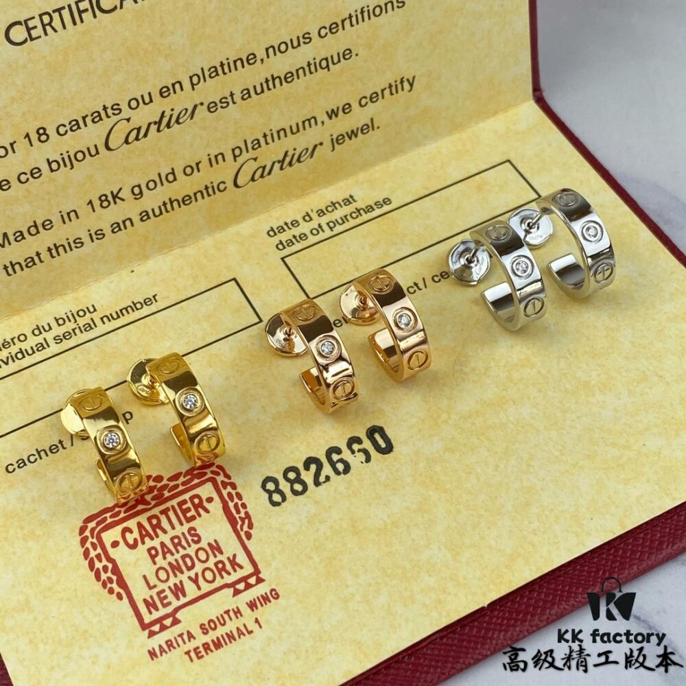 👑Cartier LOVE Earrings, Classic Design with Flying Saucer Ear Plugs, [Top-Tier Replica]👄 Classic Cartier Love Series, Smooth Screw Motif, Single Diamond Stud Earrings in Rose Gold, Platinum, or Yellow Gold – Three Colors Available, Highest Quality on Market. 5658085
