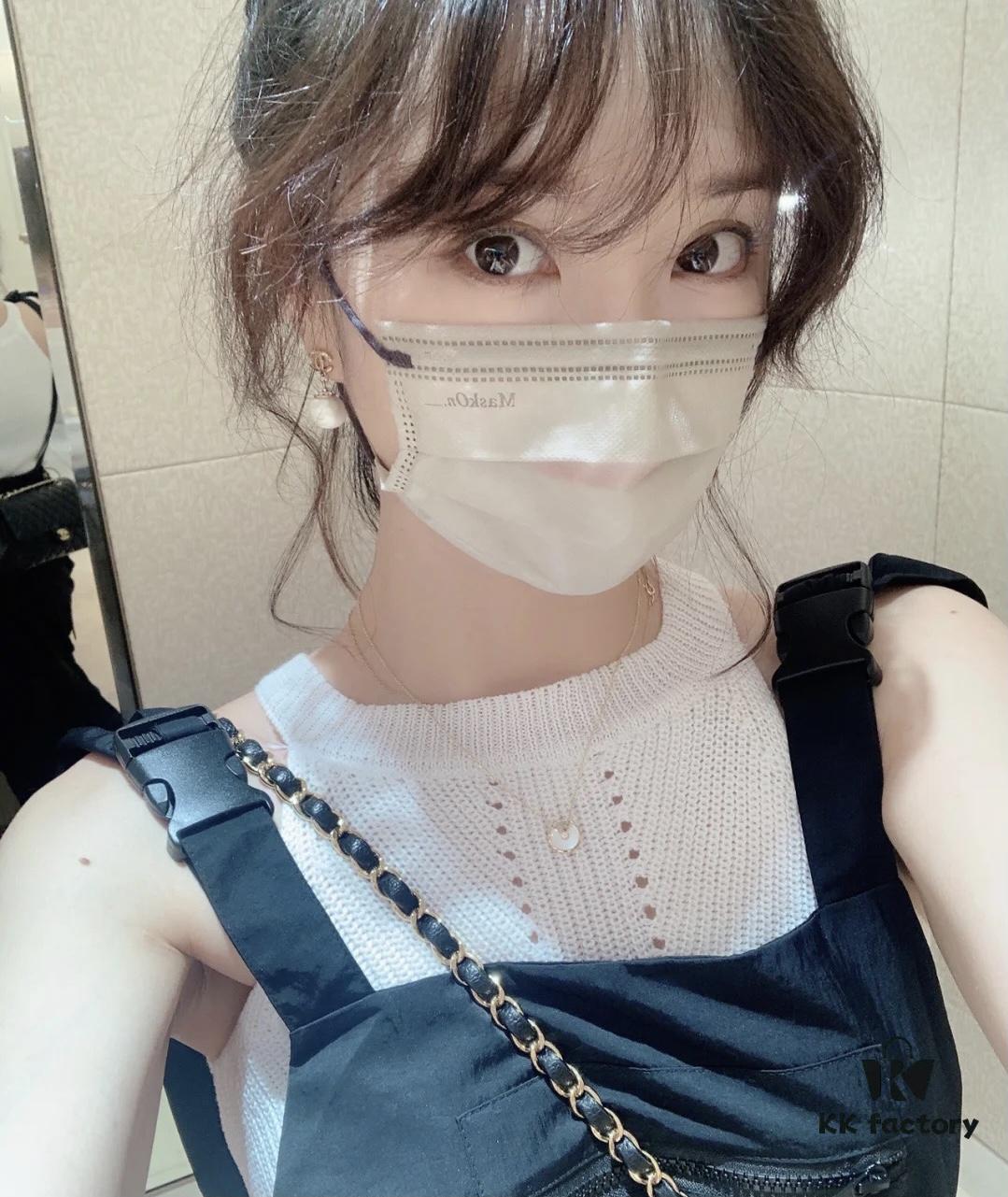 Carter Amulette Pendant Necklace - White Mother-of-Pearl (Love Charm)