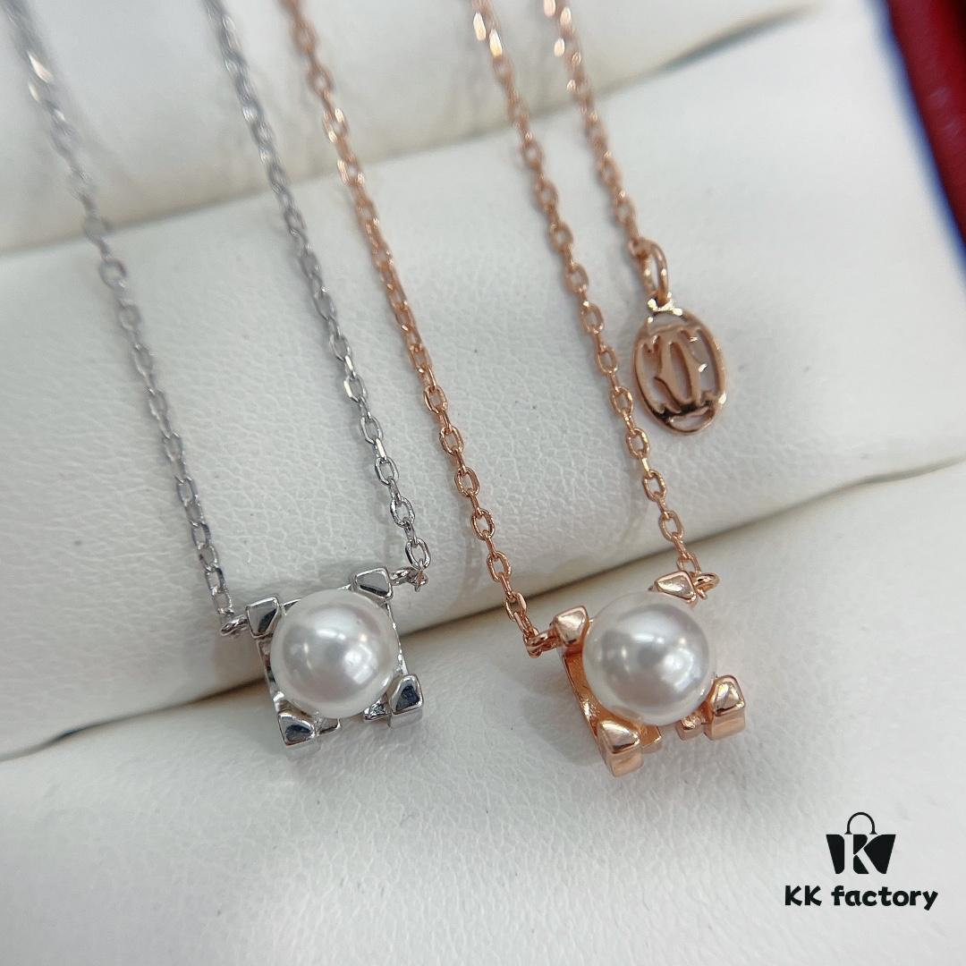 Exquisite and Substantial Cartier-style Pearl Horn Necklace, Sterling Silver Material [Gold-plated Craftsmanship]