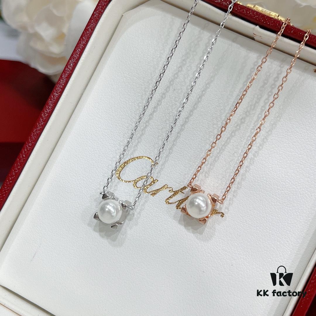 Exquisite and Substantial Cartier-style Pearl Horn Necklace, Sterling Silver Material [Gold-plated Craftsmanship]