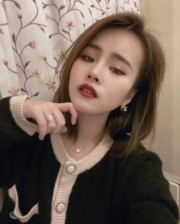 Low-key yet sophisticated, elegantly versatile, truly tenderly beautiful and graceful